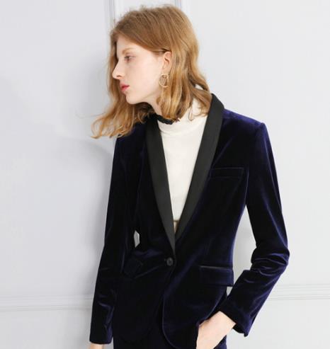 职场女生的穿衣搭配：5款职业装尽显时尚优雅