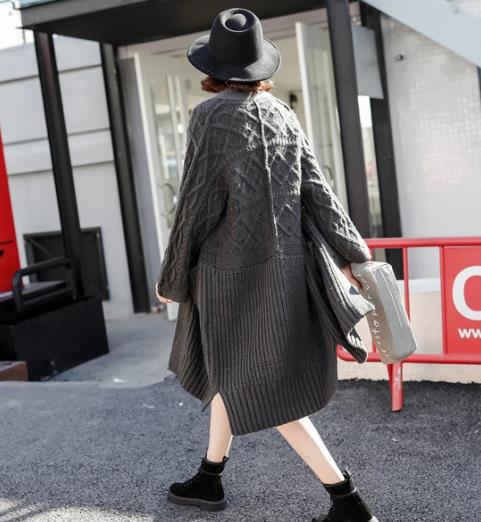 2018早春少女心爆棚的翻领貂绒开衫搭配示范（图）