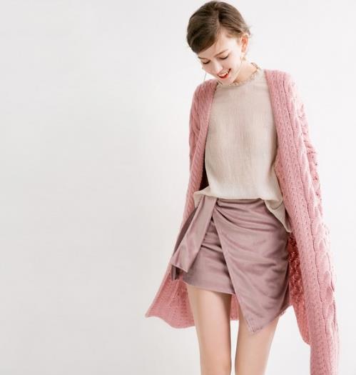 2018早春少女心爆棚的翻领貂绒开衫搭配示范（图）