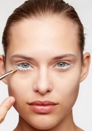 教你简单4步去除隐形眼袋和黑眼圈（图）