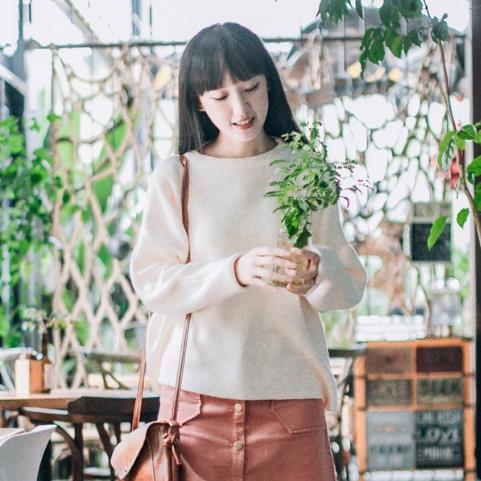 时尚个性的阔袖宽松粗线毛衣搭配示范（图）