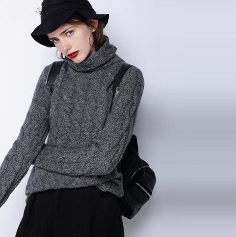 时尚个性的阔袖宽松粗线毛衣搭配示范（图）