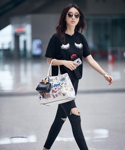 2018最流行的墨镜:明星同款墨镜街拍示范(图) 2018最流行的墨镜:明星同款墨镜街拍示范(图)