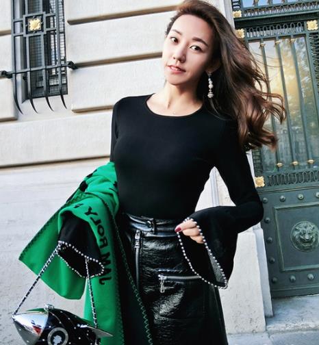 半身裙的多种搭配让你冬日既有温度又有风度