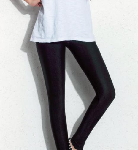 冬季穿上显瘦的打底裤分分钟打造成女神