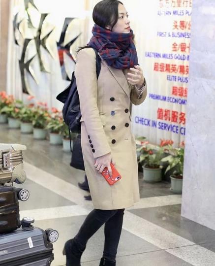 姚晨教你大衣配围巾轻松打造青春靓丽（图）