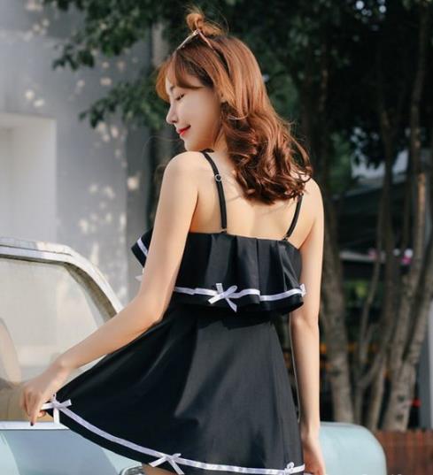 冬日泳装穿出彩：时尚泳装尽情盛放