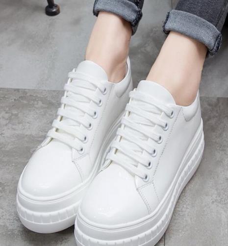 一穿便会爱上的时尚厚底松糕鞋搭配（图）