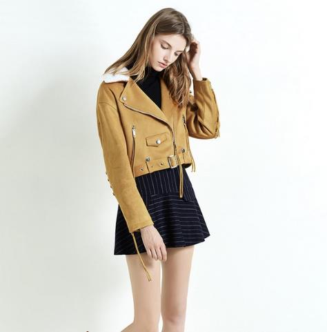 短款皮夹克搭配网纱裙好看吗