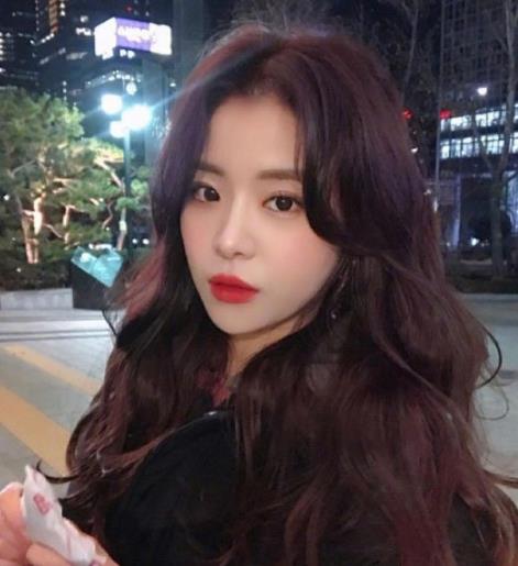 2018波浪卷发示范：长卷发打造气质甜美女人味