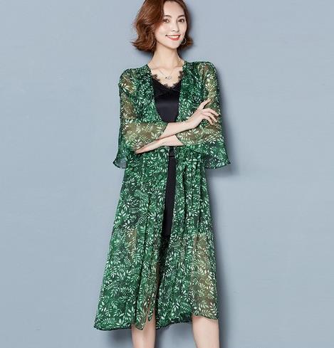 中长款条纹透视感针织衫:帅气优雅针织衫推荐 中长款条纹透视感针织衫:帅气优雅针织衫推荐