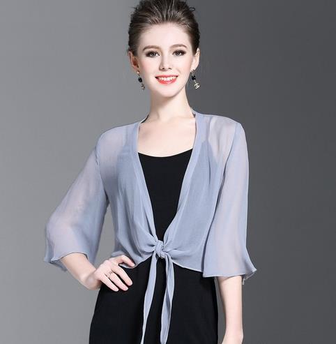 中长款条纹透视感针织衫:帅气优雅针织衫推荐 中长款条纹透视感针织衫:帅气优雅针织衫推荐