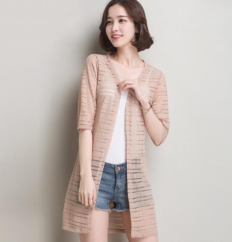 中长款条纹透视感针织衫：帅气优雅针织衫推荐