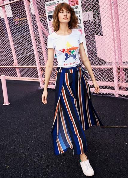 印花雪纺吊带连体裤搭配:5款连体裤显瘦减龄(图) 印花雪纺吊带连体裤搭配:5款连体裤显瘦减龄(图)