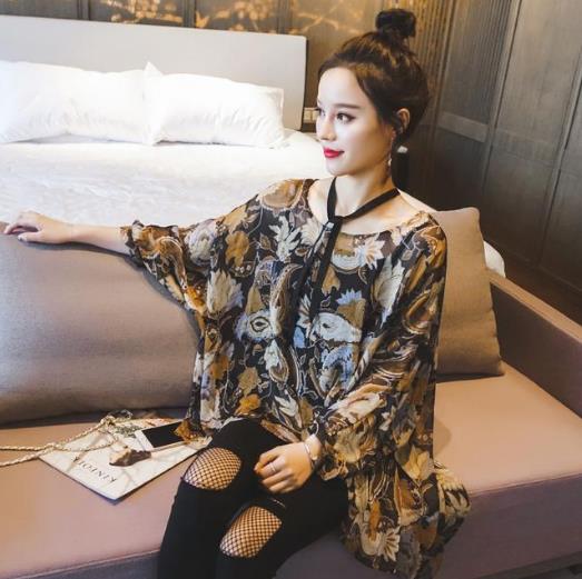 简单的上衣搭配也能让人为之心动（图）