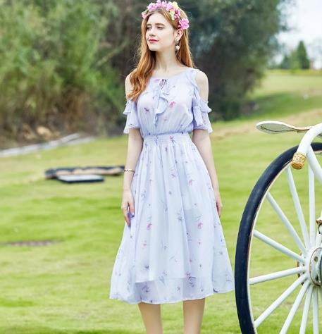 清新碎花荷叶袖连衣裙搭配:性感甜美连衣裙推荐 清新碎花荷叶袖连衣裙搭配:性感甜美连衣裙推荐