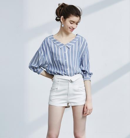 条纹撞色连体裤搭配：显瘦时尚性感连体裤推荐