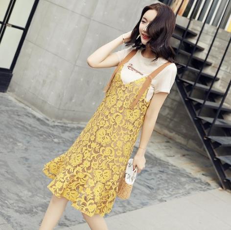 T恤蕾丝背带裙两件套：彰显青春阳光气息（图）