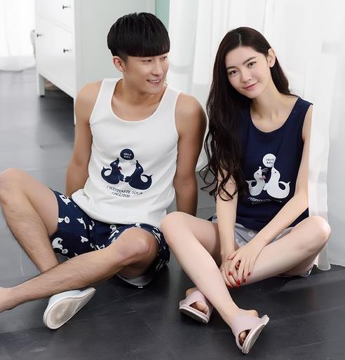 卡通小猪短袖情侣T恤：简约百搭情侣T恤分享