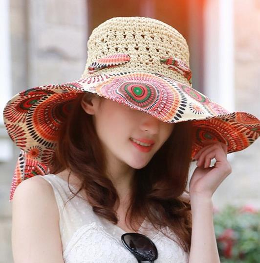 花朵卷边防晒帽搭配：时尚防晒帽打造青春少女心