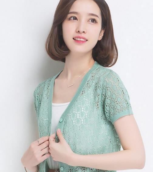 短裙搭配套头流苏镂空罩衫:时尚百搭罩衫推荐 短裙搭配套头流苏镂空罩衫:时尚百搭罩衫推荐