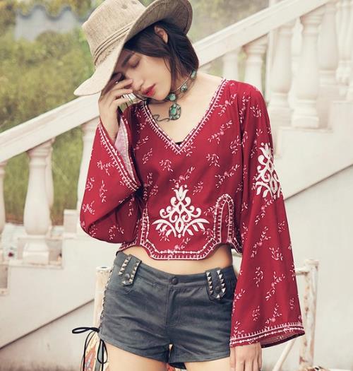 2017早秋刺绣V领雪纺衫:女装新款雪纺衫推荐 2017早秋刺绣V领雪纺衫:女装新款雪纺衫推荐