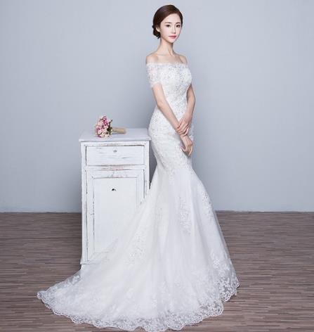 绑带一字肩长拖摆婚纱礼服：6款性感唯美礼服推荐