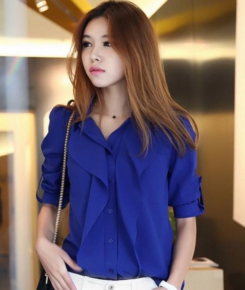 小脚裤搭配花边领打底雪纺衫:职场女性的干练风范 小脚裤搭配花边领打底雪纺衫:职场女性的干练风范