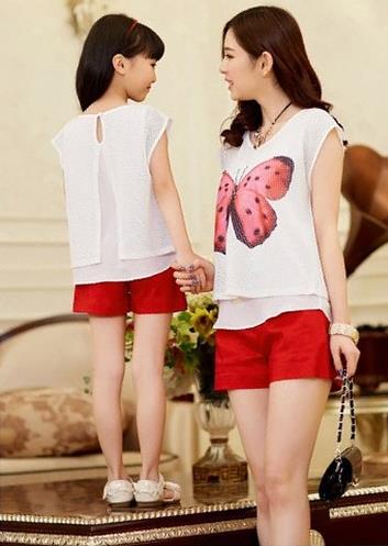 短袖印花条纹亲子套装:让生活变得处处充满惊喜 短袖印花条纹亲子套装:让生活变得处处充满惊喜