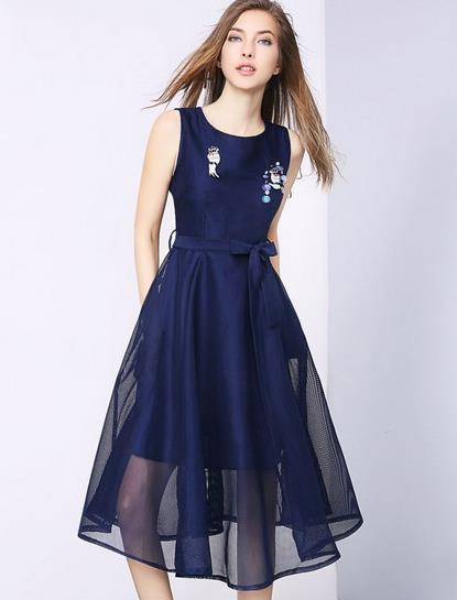 荷叶边V领开叉连衣裙搭配：6款彰显优雅与浪漫