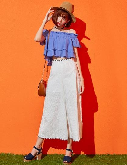 高腰无袖喇叭裤怎么搭配：性感诱惑喇叭裤推荐