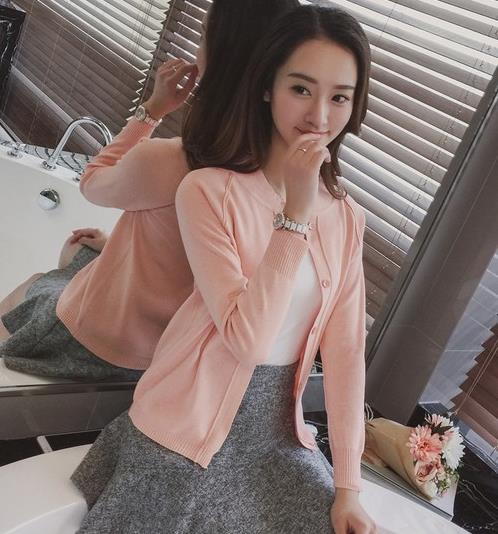 糖果色弹力背带裤搭配:时尚背带裤彰显青春活力 糖果色弹力背带裤搭配:时尚背带裤彰显青春活力