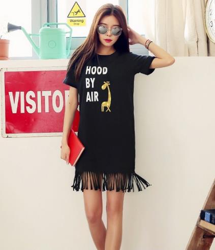 短裤搭配高腰套头流苏T恤：轻松打造大长腿（图）