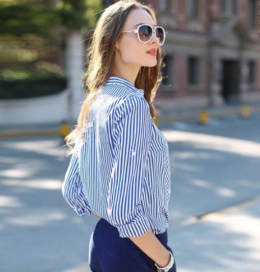 修身条纹正装衬衫搭配:素雅时髦衬衫推荐(图) 修身条纹正装衬衫搭配:素雅时髦衬衫推荐(图)