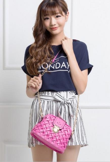 印花斜挎单肩包怎么搭配:5款搭出文雅贤淑的气质 印花斜挎单肩包怎么搭配:5款搭出文雅贤淑的气质