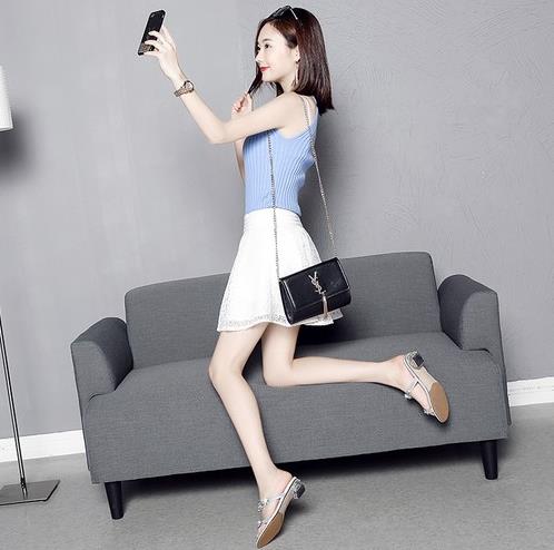 个性水钻低跟拖鞋搭配:时尚性感拖鞋推荐(图) 个性水钻低跟拖鞋搭配:时尚性感拖鞋推荐(图)