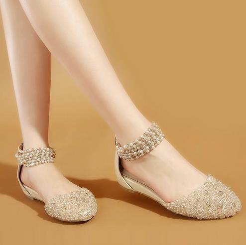 平底凉鞋怎么搭配才时髦：5款时尚平底凉鞋推荐