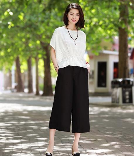 雪纺衫搭配亚麻阔腿七分裤：彰显女性温婉清雅