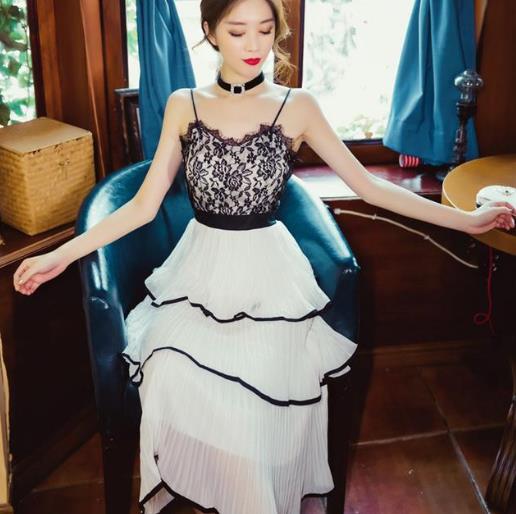 蕾丝斜肩荷叶边高腰连衣裙：清新性感连衣裙分享