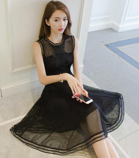 蕾丝斜肩荷叶边高腰连衣裙：清新性感连衣裙分享