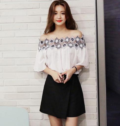 花边拼接一字领露肩雪纺衫：彰显甜美公主范儿