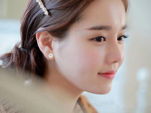 早秋耳环的多种搭配：5款耳环搭出精致女人（图）