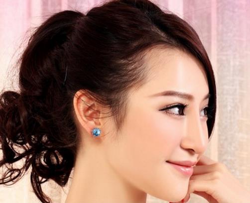 早秋耳环的多种搭配：5款耳环搭出精致女人（图）