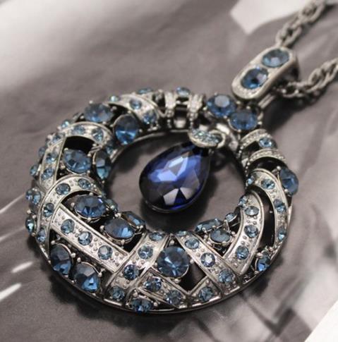 珍珠流苏长款毛衣链：5款毛衣链打造简约优雅气质