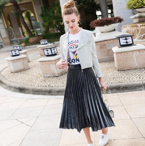 喇叭长袖蕾丝打底衫搭配：女装新款打底衫推荐