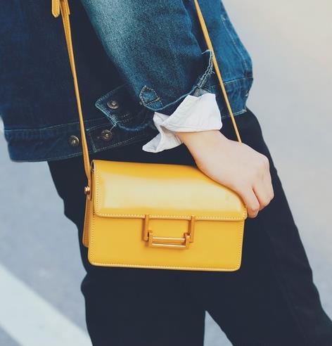 明星款搭扣链条小方包：突显青春时髦链条包推荐