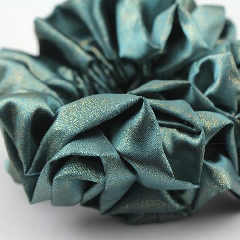 韩版水钻刘海夹搭配:打造清凉夏日甜美风(图) 韩版水钻刘海夹搭配:打造清凉夏日甜美风(图)