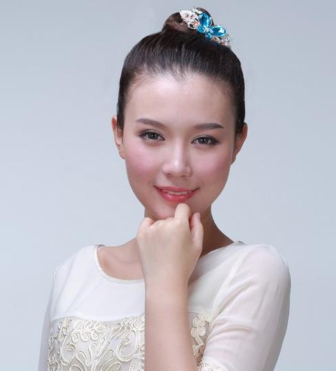 韩版水钻刘海夹搭配：打造清凉夏日甜美风（图）