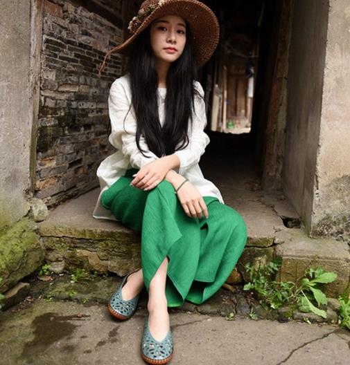 平底凉鞋的几种搭配：5款凉鞋演绎自然田园风