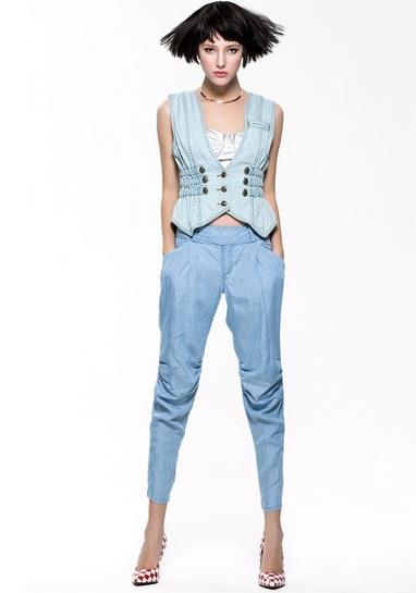 T恤搭配印花雪纺哈伦裤：清凉透气哈伦裤推荐